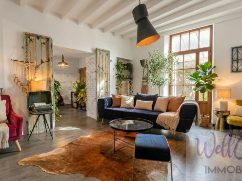 Maison à  Saint-Geoire-en-Valdaine (38620), 9 pièces
