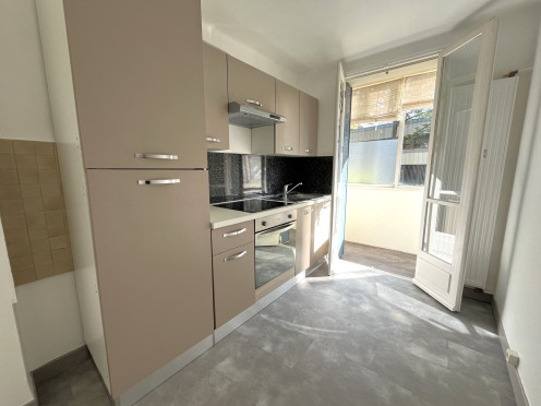 Appartement à  Chambéry (73000), 3 pièces