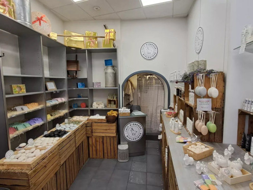 Local commercial à  Chambéry (73000), 1 pièces