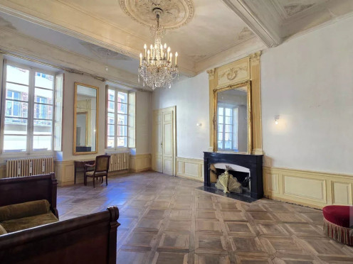 Appartement à  Chambéry (73000), 8 pièces