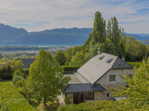 Maison à  Aix-les-Bains (73100), 8 pièces