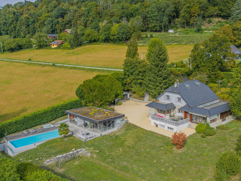 Maison à  Aix-les-Bains (73100), 8 pièces