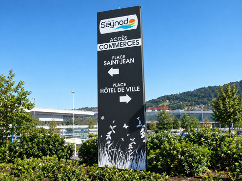 Local commercial à  Seynod (74600),  pièces