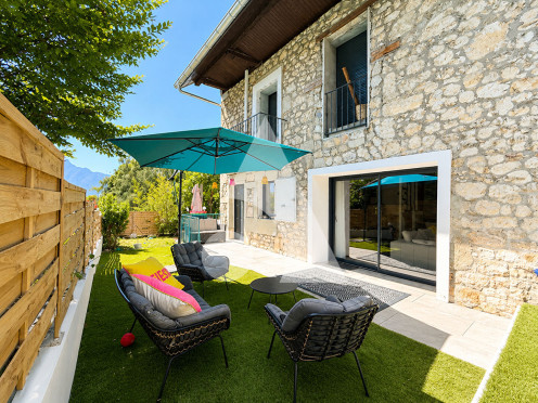 Maison à  Mouxy (73100), 7 pièces