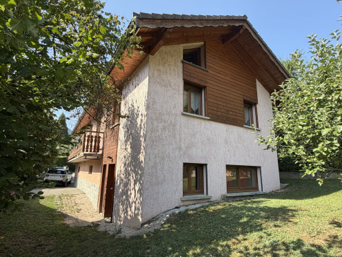 Maison à  Mâcot-la-Plagne (73210), 8 pièces
