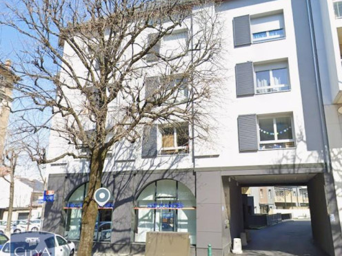 Parking à  Chambéry (73000),  pièces