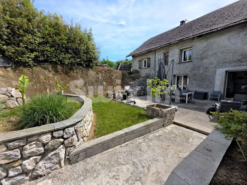 Maison à  Aix-les-Bains (73100), 8 pièces