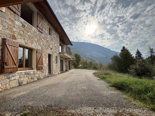 Maison à  Novalaise (73470), 6 pièces