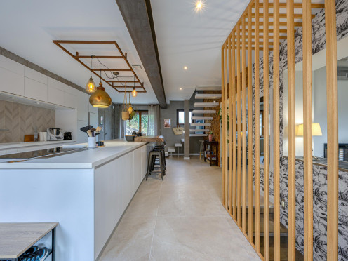 Maison à  Aix-les-Bains (73100), 6 pièces
