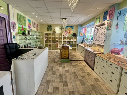 Local commercial à  Aix-les-Bains (73100),  pièces