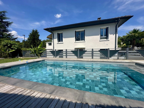 Maison à  Aix-les-Bains (73100), 6 pièces