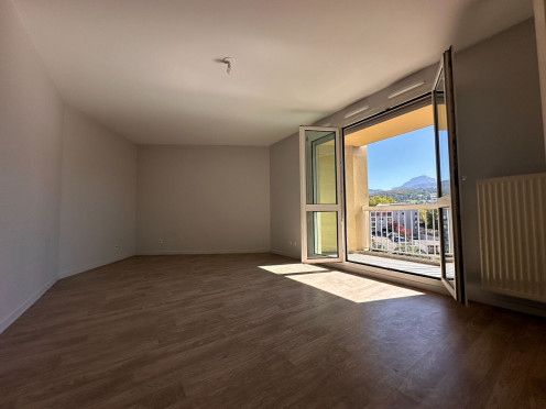 Appartement à  Chambéry (73000), 2 pièces