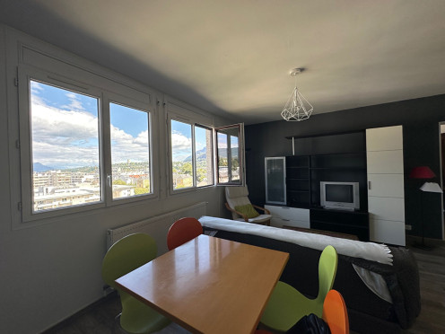 Appartement à  Chambéry (73000), 2 pièces