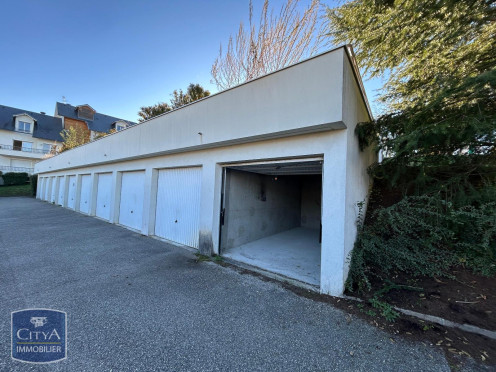 Parking à  Jacob-Bellecombette (73000),  pièces