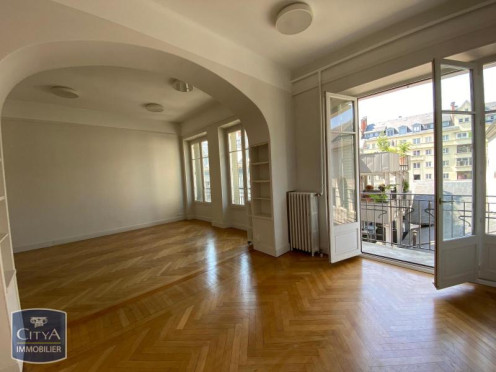 Appartement à  Chambéry (73000), 3 pièces