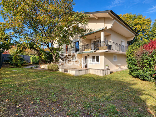 Maison de campagne à  Saint-Pierre-de-Soucy (73800), 7 pièces