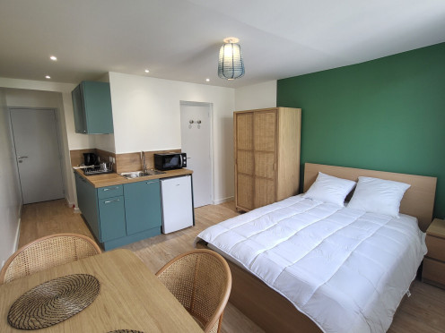 Studio à  Aix-les-Bains (73100), 8 pièces