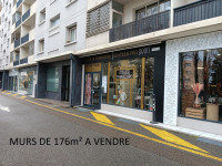 Local commercial à  Chambéry (73000),  pièces