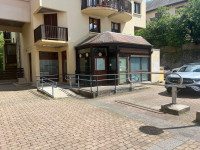 Local commercial à  Saint-Pierre-d'Albigny (73250),  pièces