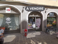 Local commercial à  Chambéry (73000),  pièces