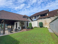 Maison à  Yenne (73170), 11 pièces