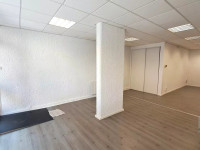 Local commercial à  Chambéry (73000), 3 pièces