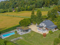 Maison à  Pugny-Chatenod (73100), 8 pièces